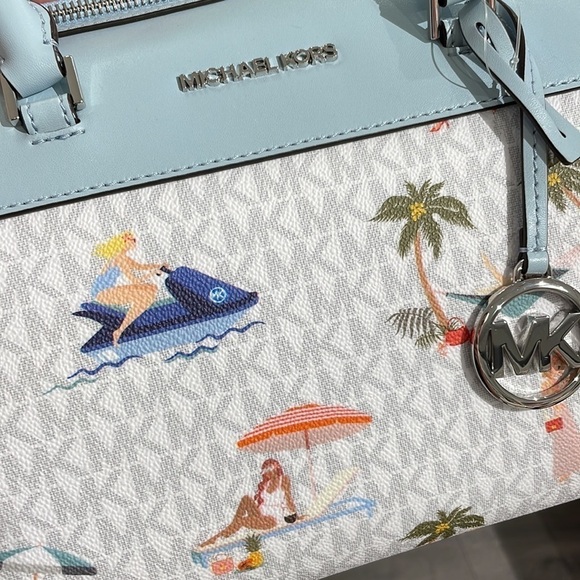 Michael Kors Girls Jet set travel med duffle bag crossbody - Picture 5 of 12